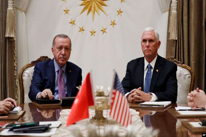Estados Unidos e Turquia acordam pausa na ofensiva de Ancara na Síria